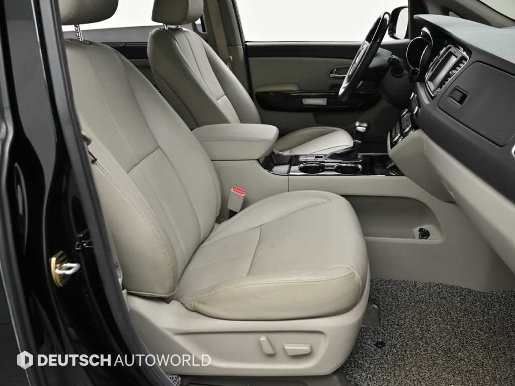 KIA Carnival - Vista 10