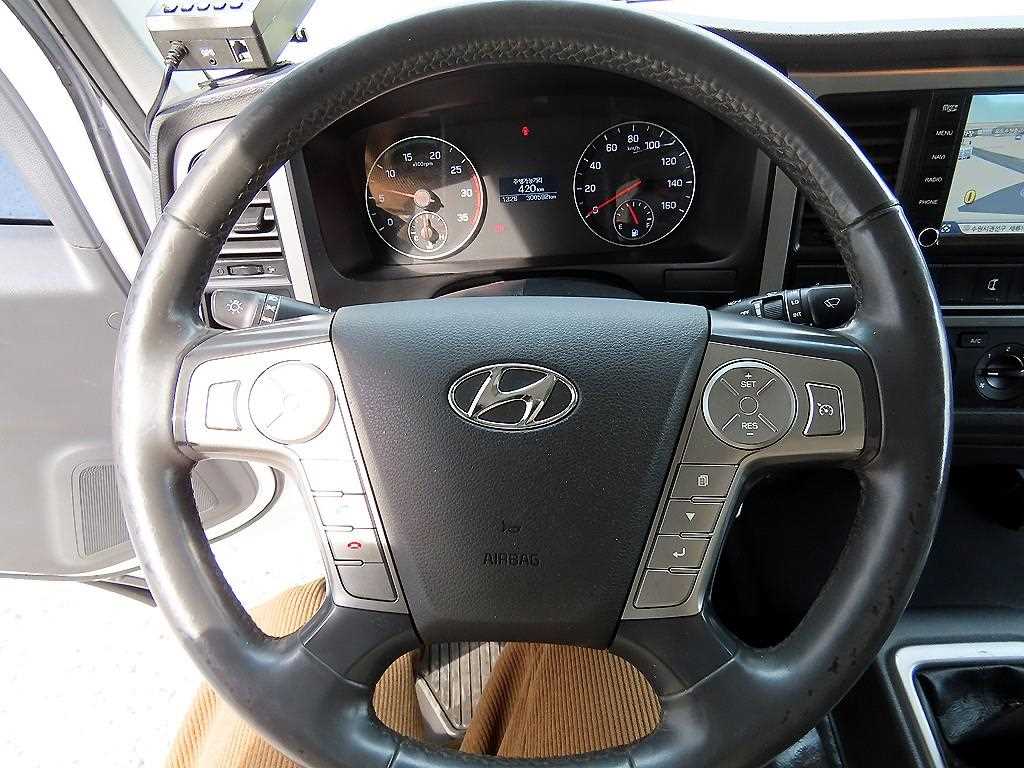 medium and large cargo truck - Vista 8