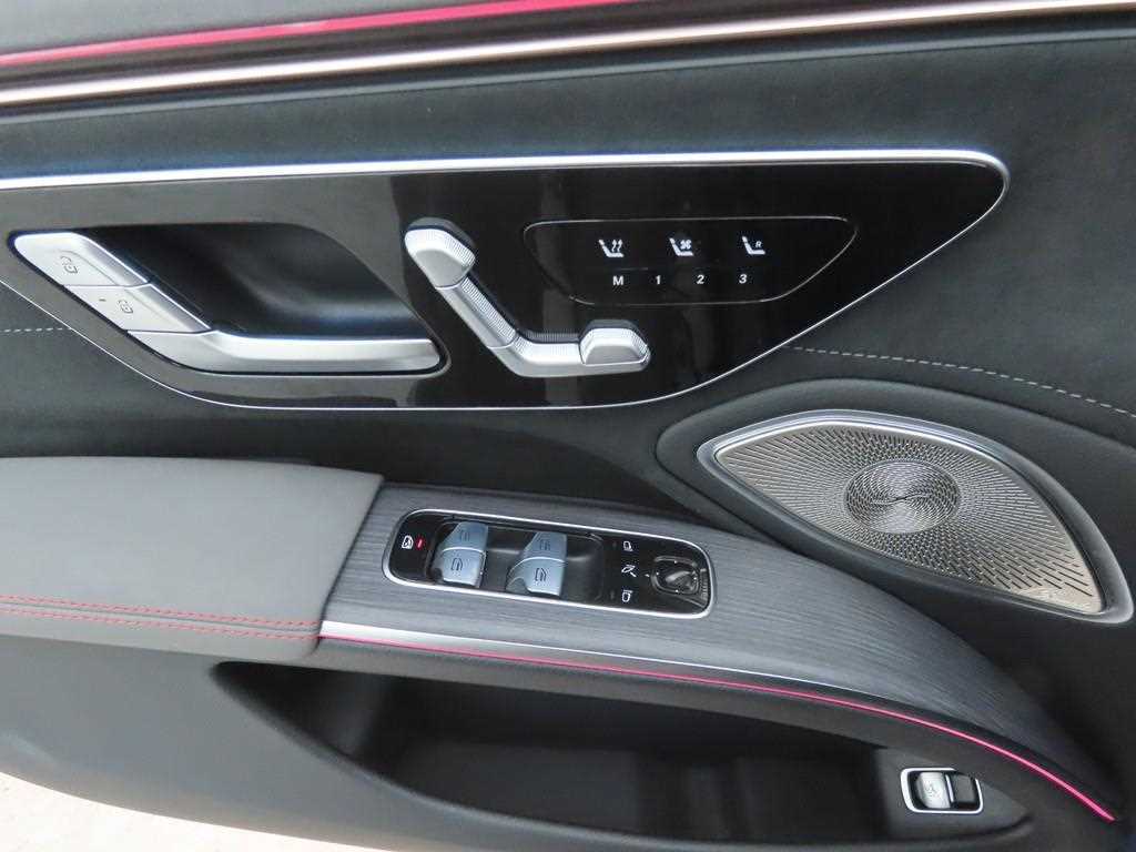 Mercedes Benz EQS - Vista 9