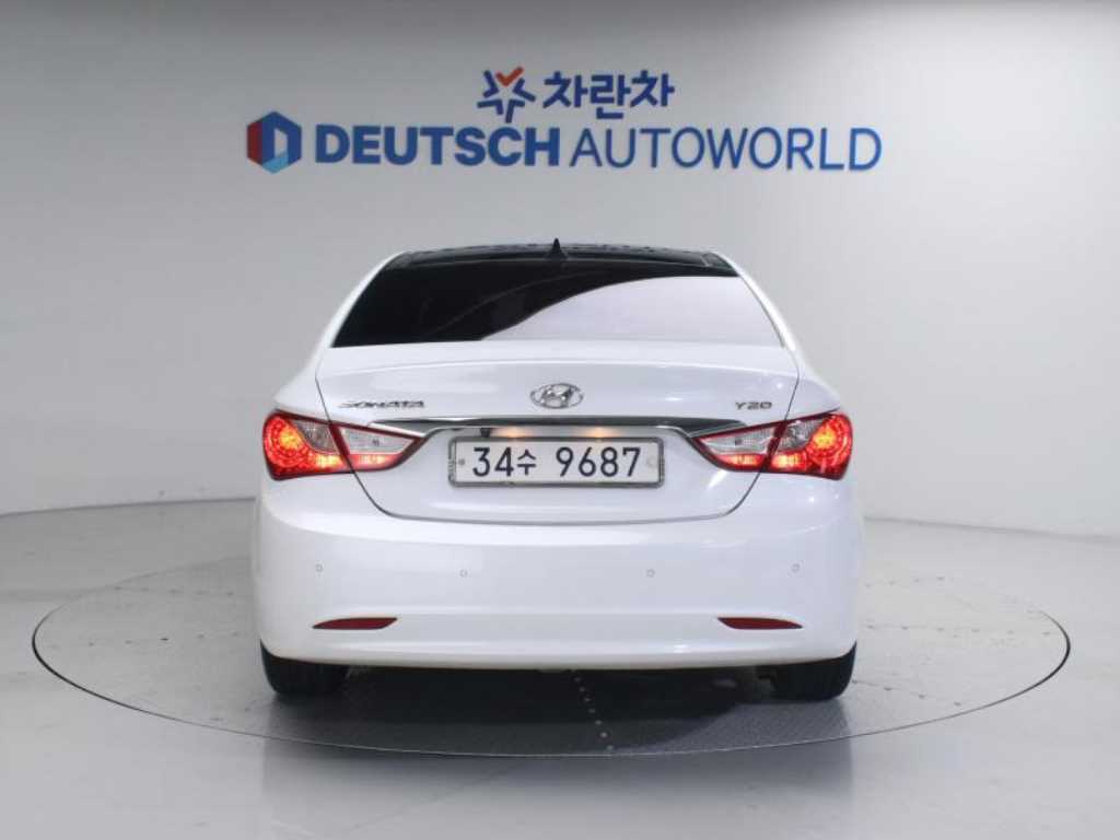 HYUNDAI Sonata - Vista 4