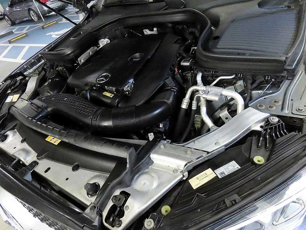 Mercedes Benz GLC Class 2020 Gris - Importación desde Corea - HF Imports Iquique - Foto 19