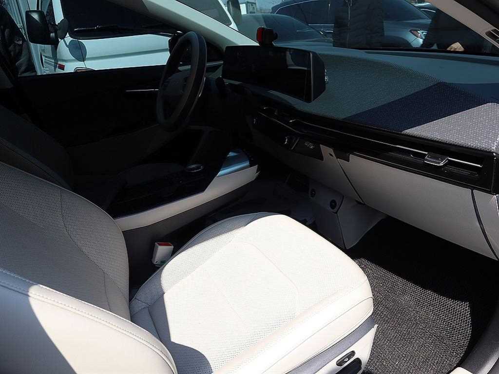 KIA EV6 2023 the color of pearl - Importación desde Corea - HF Imports Iquique - Foto 13