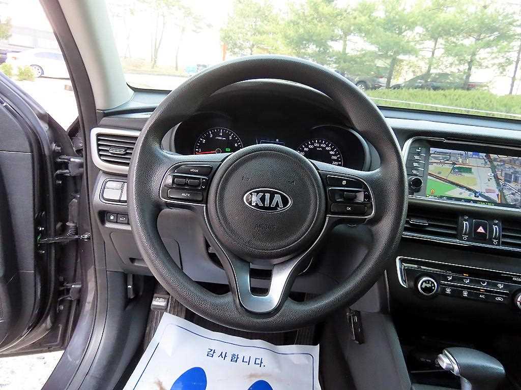 KIA K5 - Vista 8