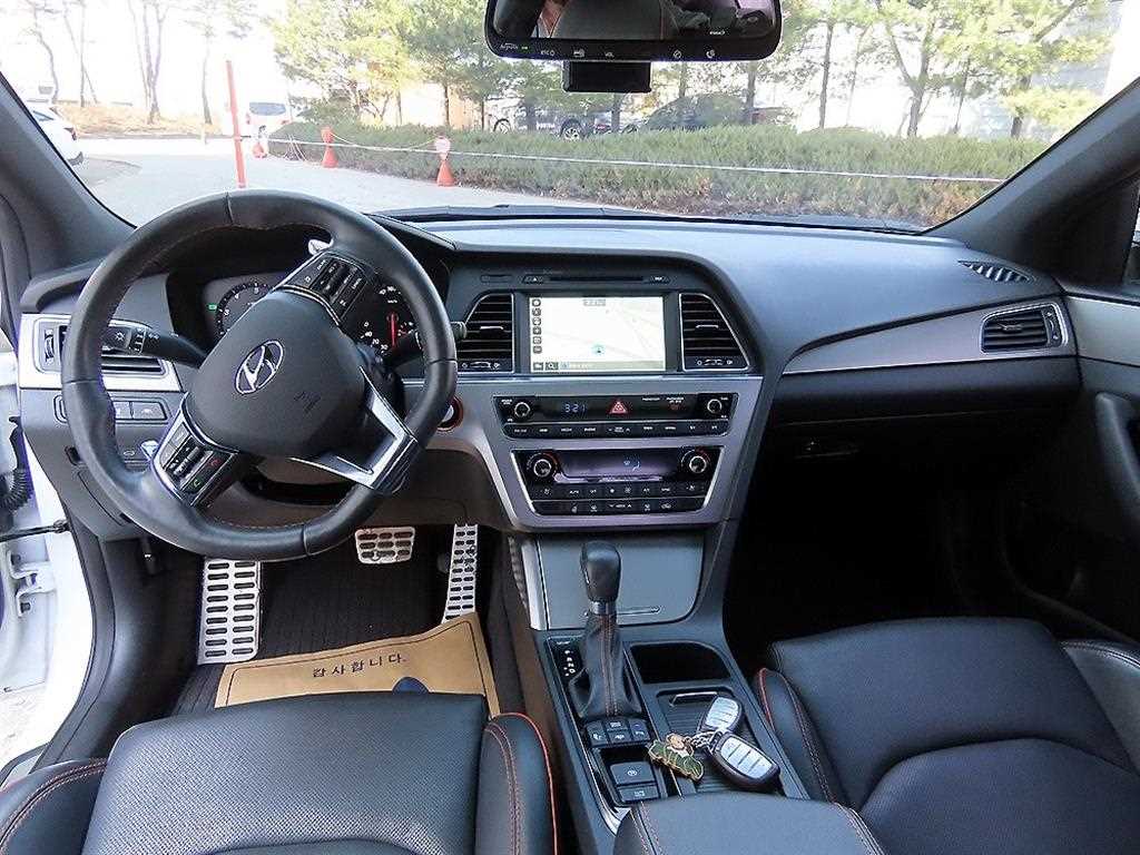 HYUNDAI Sonata - Vista 7