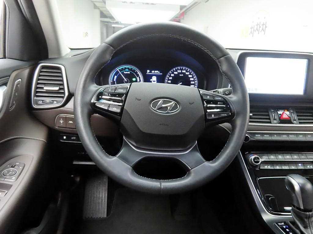 HYUNDAI Grandeur - Vista 7