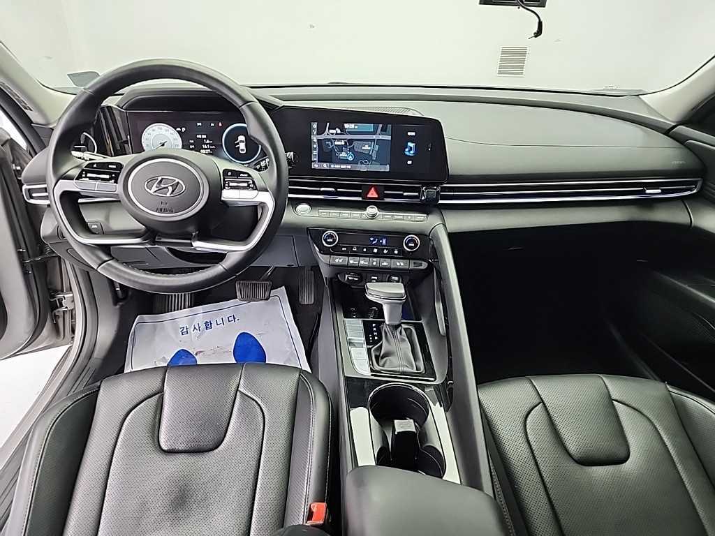 HYUNDAI Avante - Vista 8