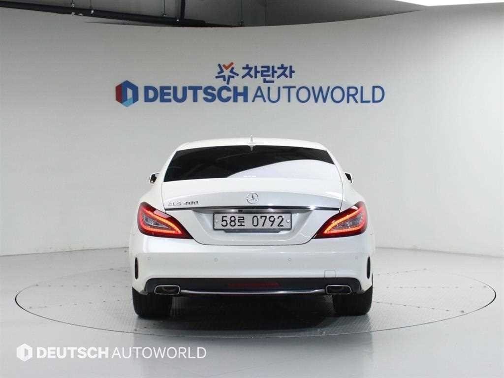 Mercedes Benz CLS Class - Vista 4