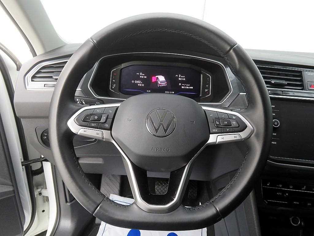 Volkswagen Tiguan - Vista 11