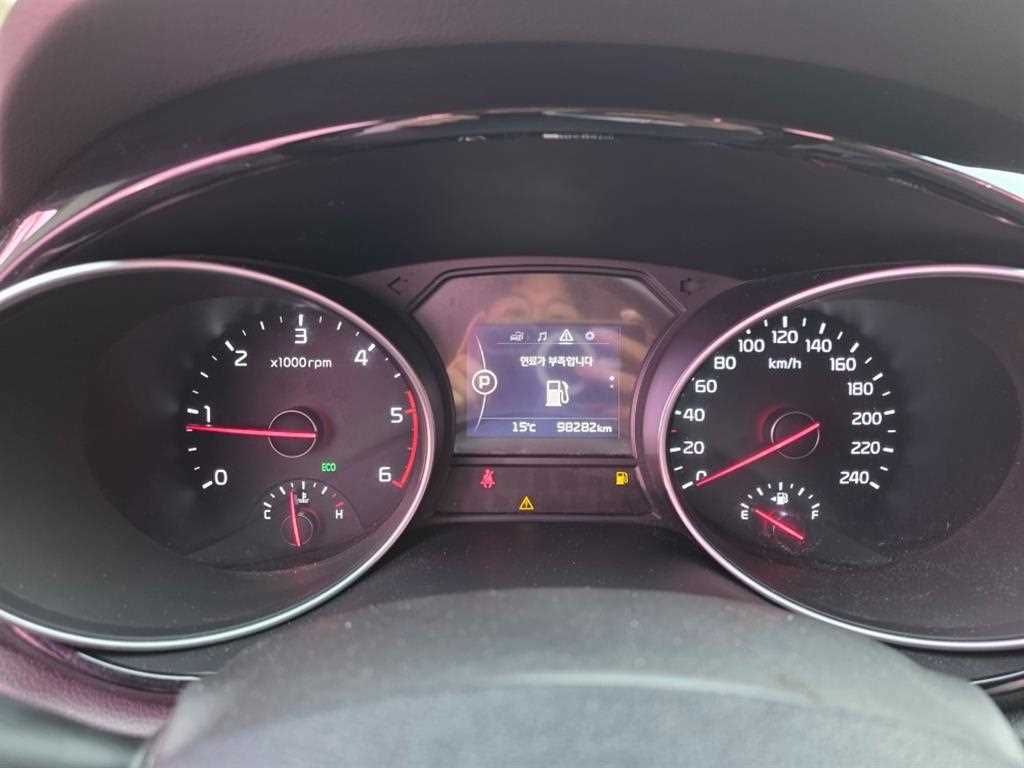 KIA Carnival - Vista 8