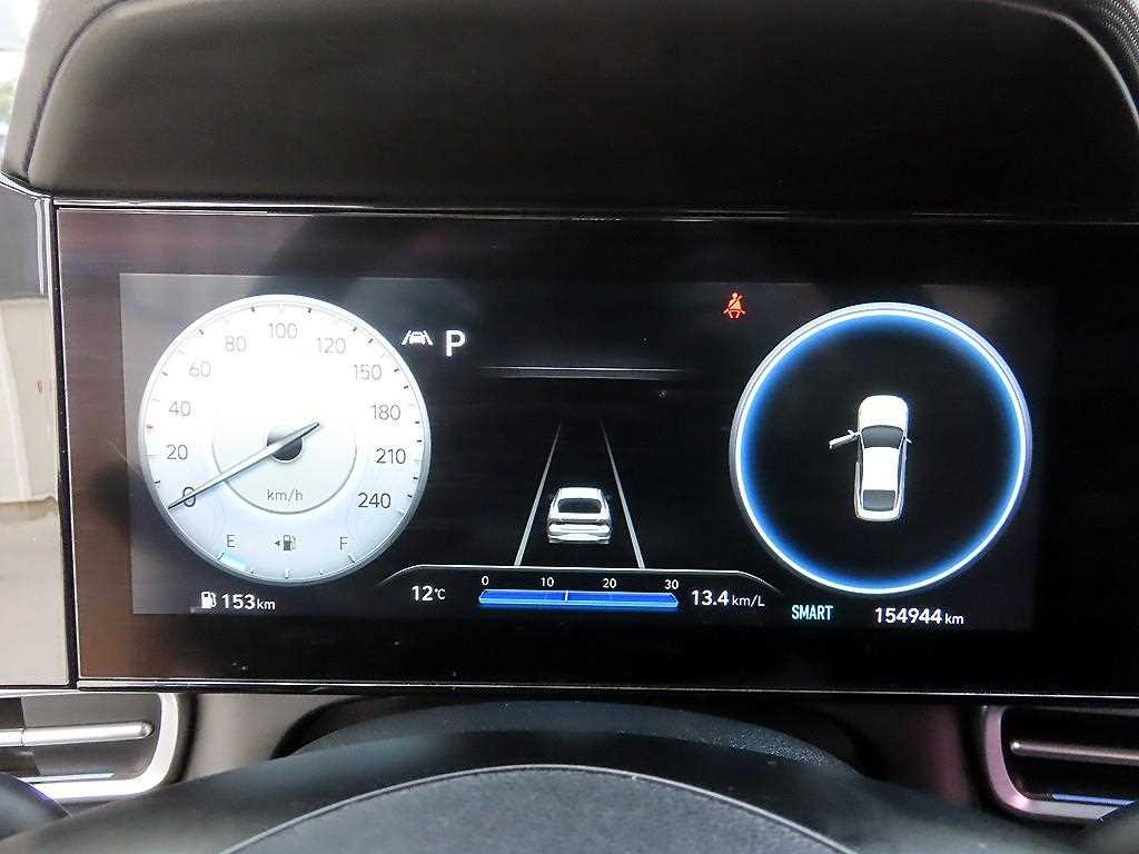 HYUNDAI Avante - Vista 9