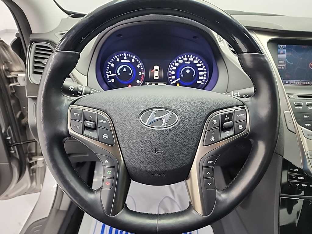 HYUNDAI Grandeur - Vista 9