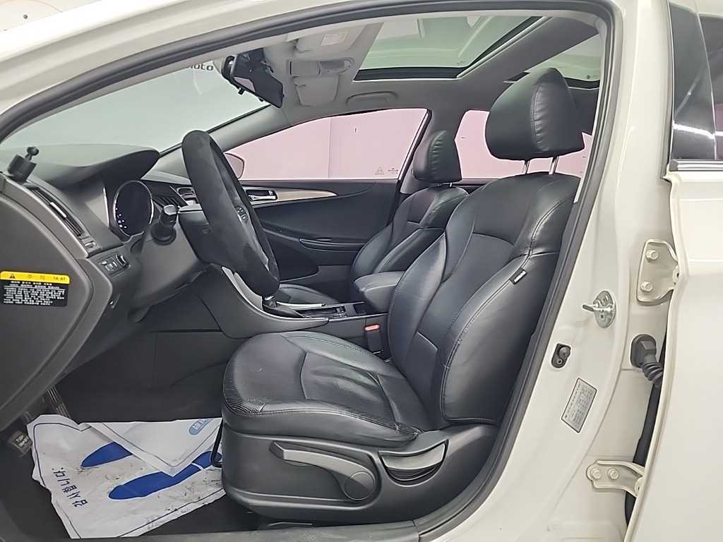 HYUNDAI Sonata - Vista 11