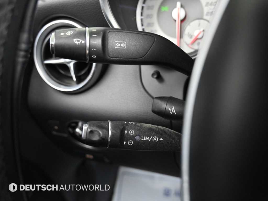 Mercedes Benz SLK Class - Vista 12