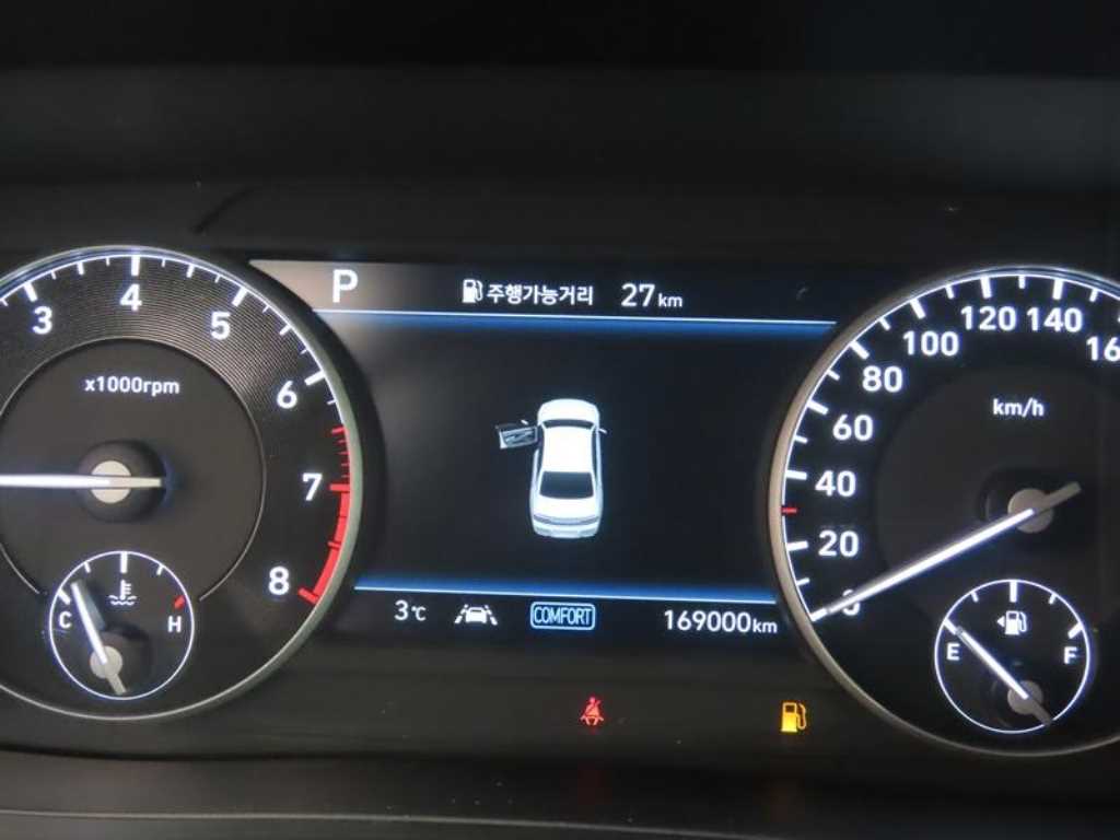 Genesis G90 - Vista 11