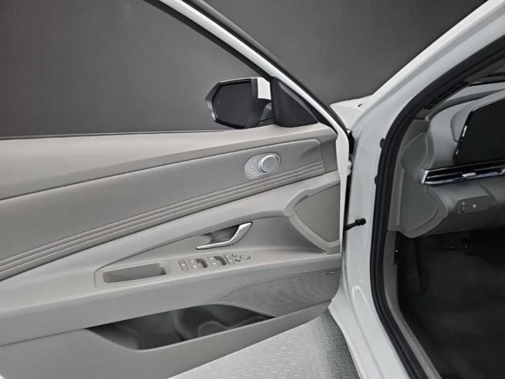 HYUNDAI Avante 2026 Blanco - Importación desde Corea - HF Imports Iquique - Foto 16