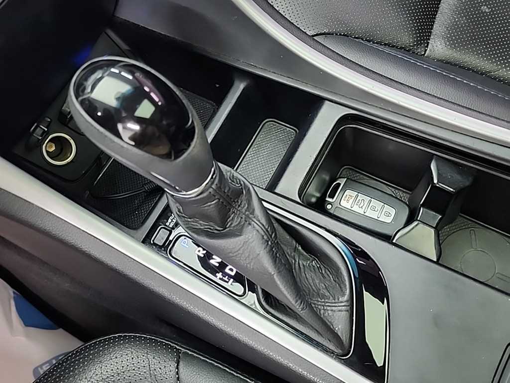 HYUNDAI Sonata - Vista 8