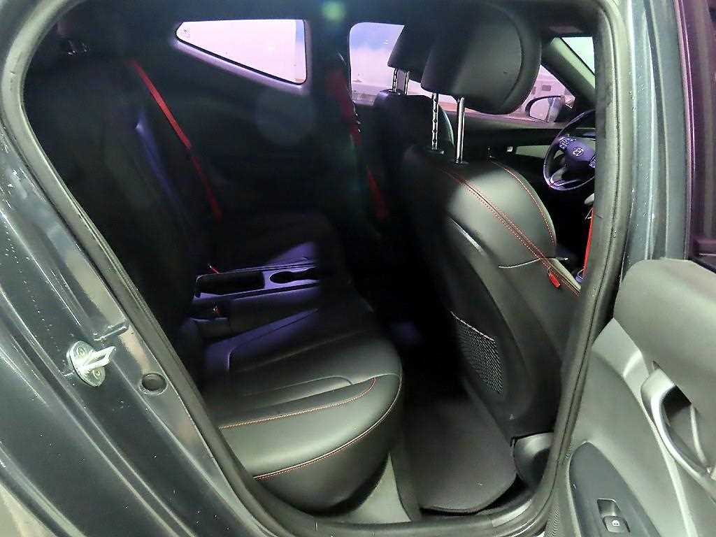 HYUNDAI Veloster - Vista 7