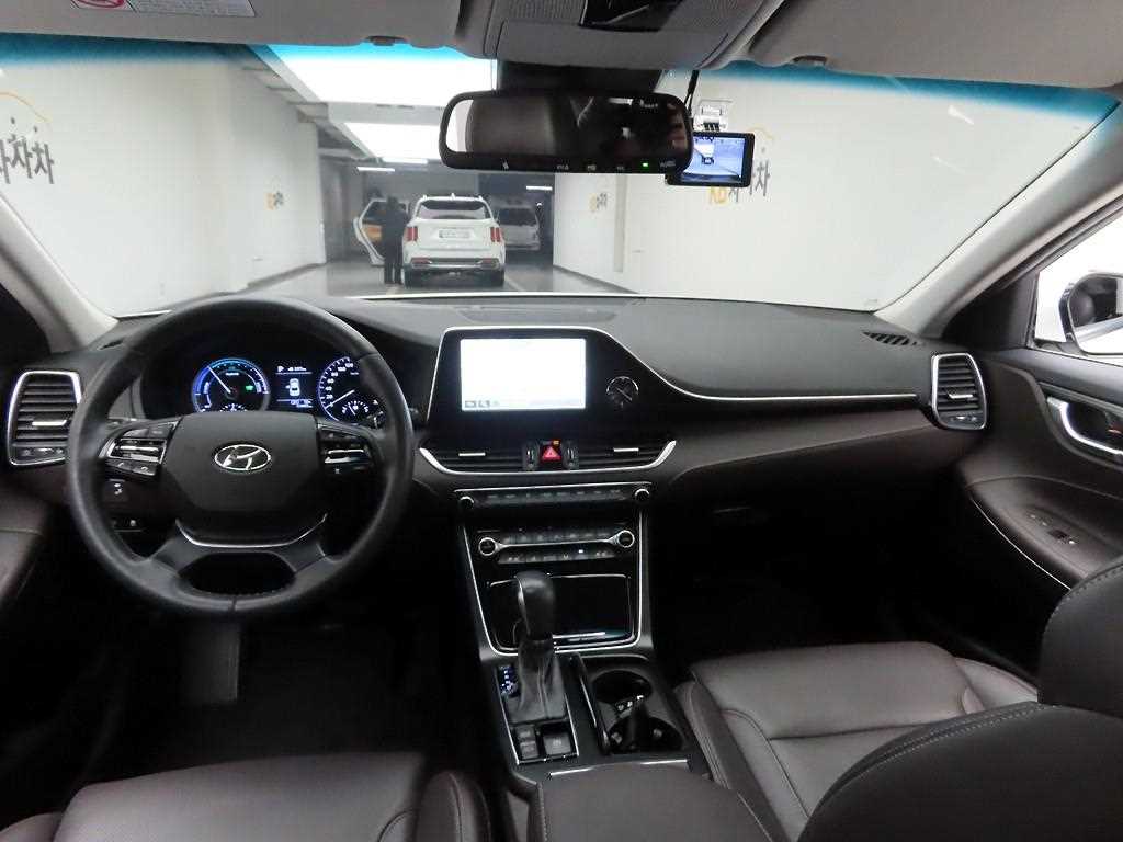 HYUNDAI Grandeur - Vista 6