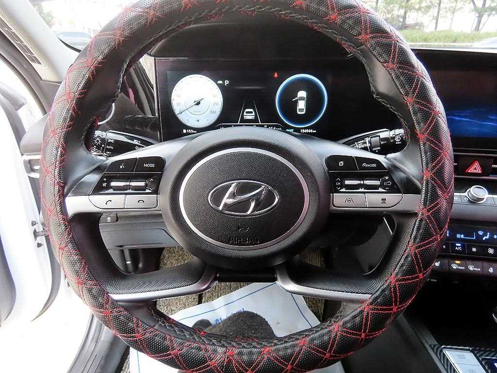 HYUNDAI Avante - Vista 8