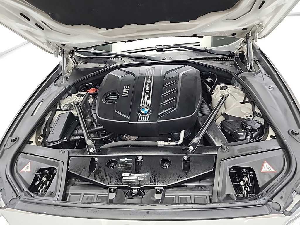 BMW 5 Series - Vista 5