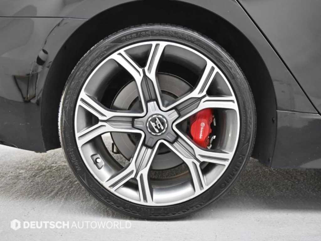 KIA Stinger - Vista 5