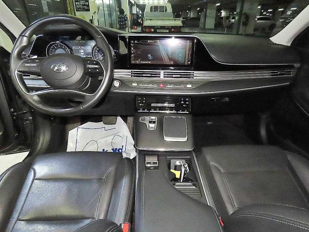 HYUNDAI Grandeur - Vista 10