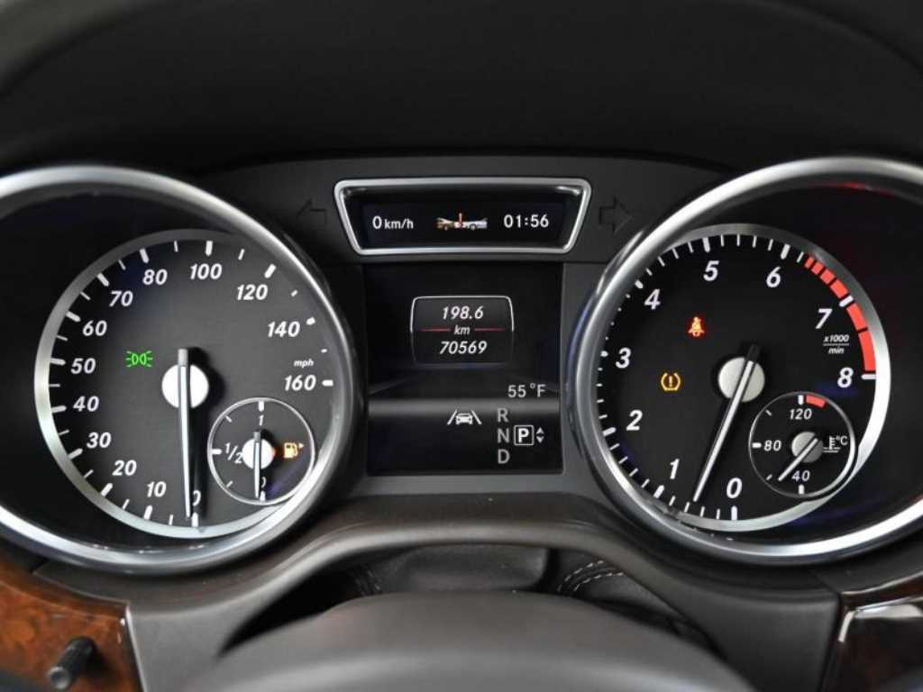 Mercedes Benz GL Class - Vista 8