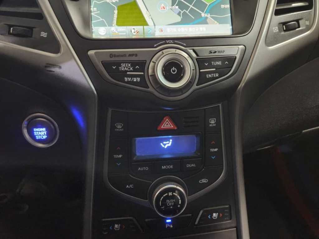 HYUNDAI Avante 2015 Blanco - Importación desde Corea - HF Imports Iquique - Foto 15