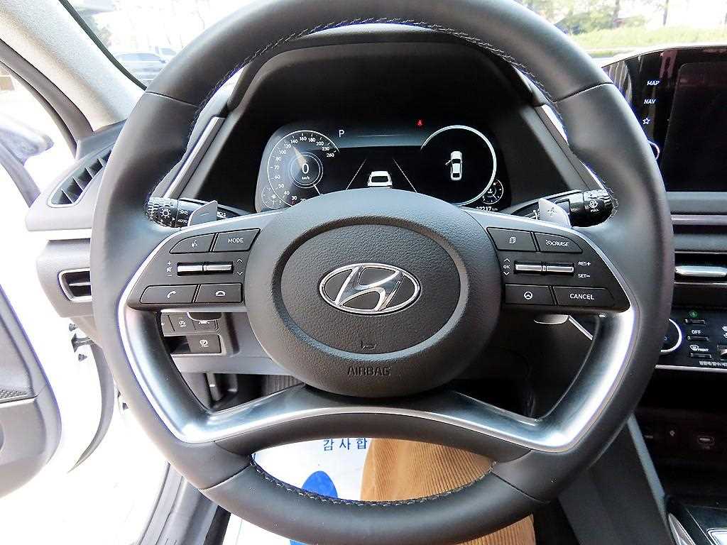 HYUNDAI Sonata - Vista 8