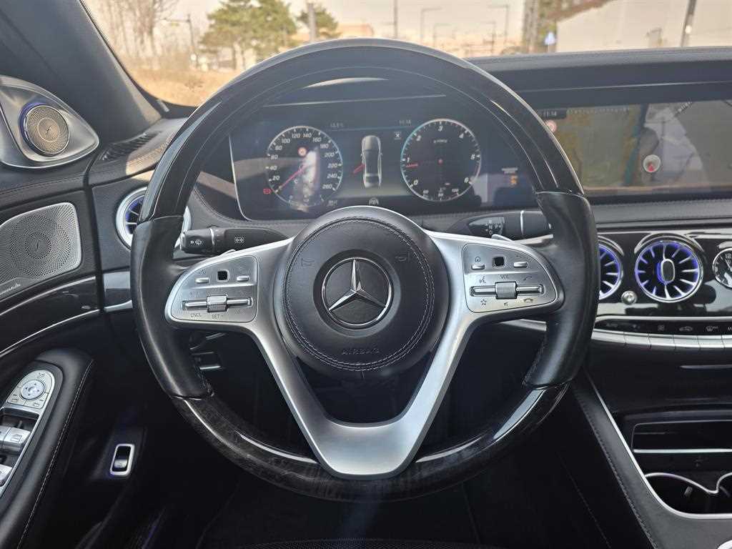 Mercedes Benz S Class - Vista 12