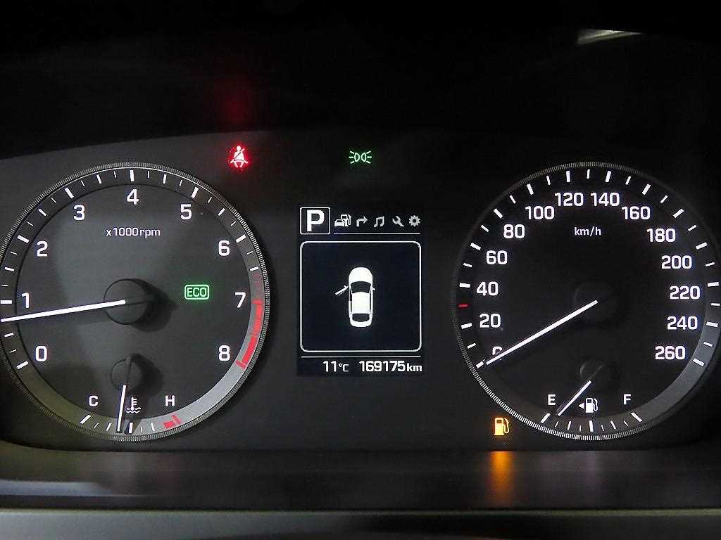 HYUNDAI Sonata - Vista 9