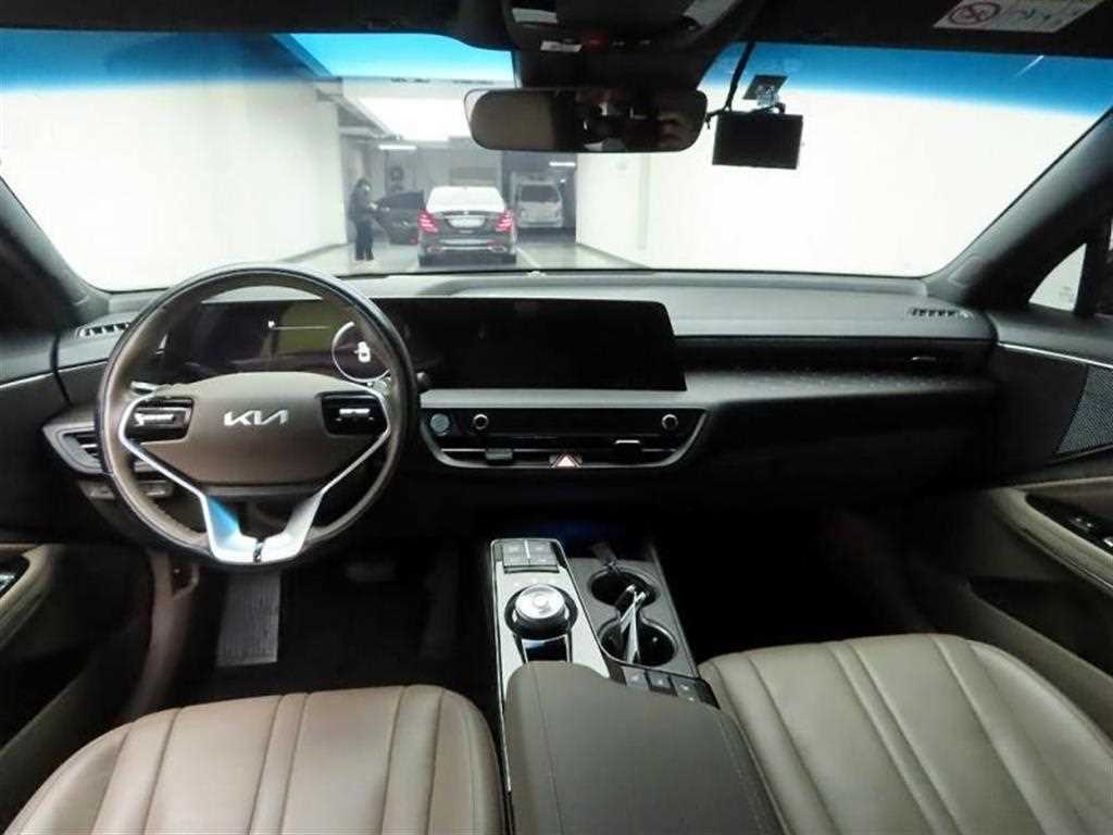 KIA K8 - Vista 7