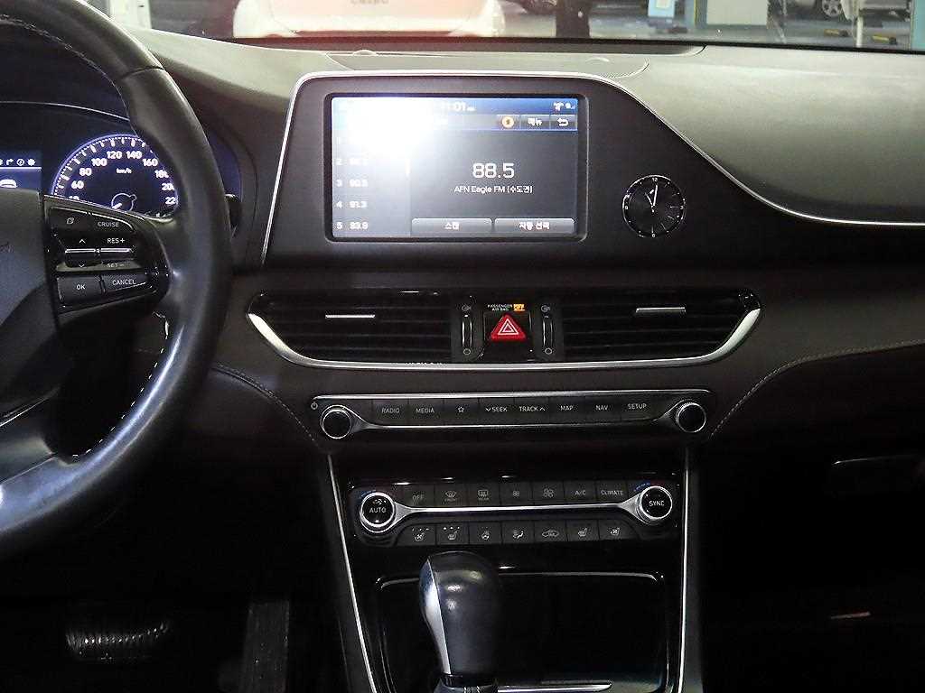 HYUNDAI Grandeur - Vista 11