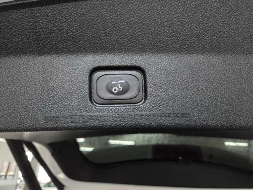 Ford Explorer - Vista 4