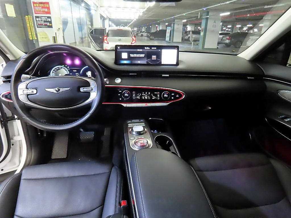 Genesis GV70 - Vista 10