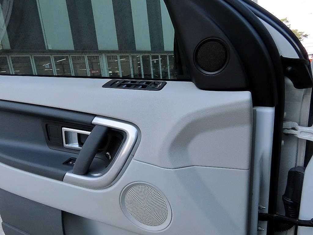 Land Rover Discovery Sports - Vista 11