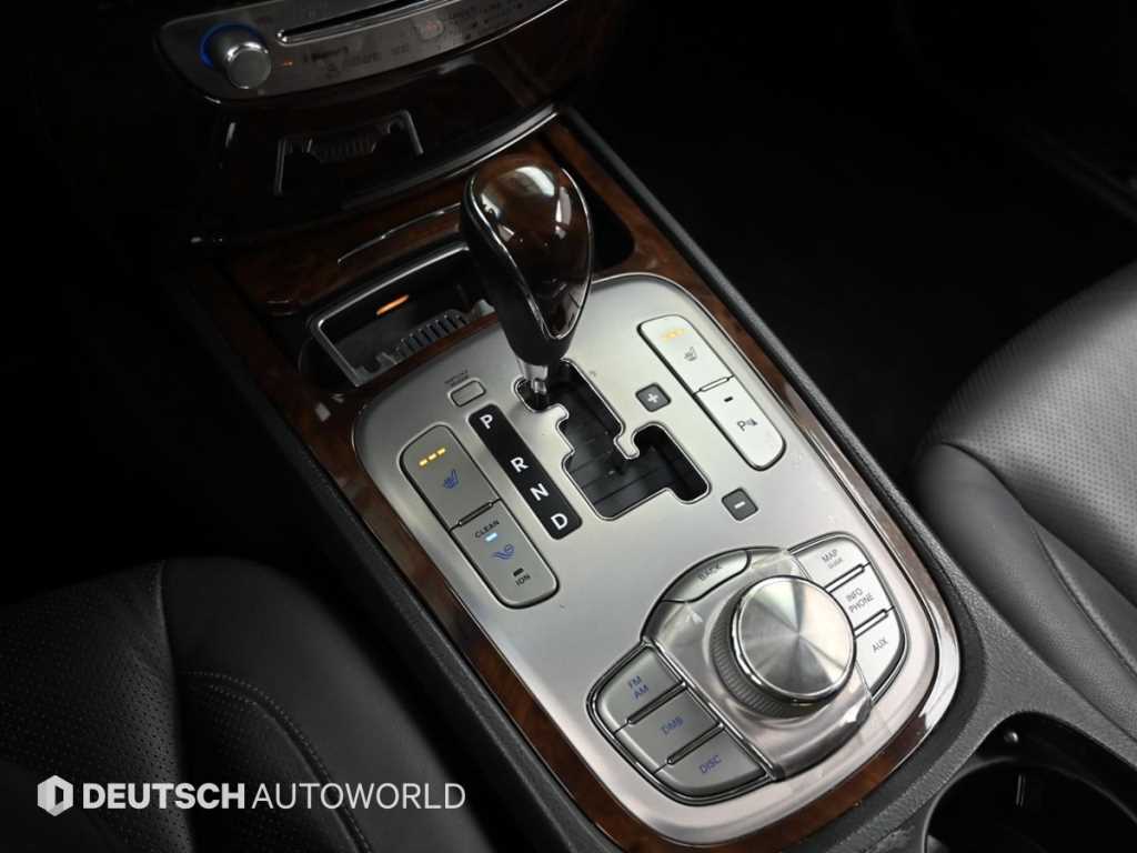 HYUNDAI Genesis - Vista 9