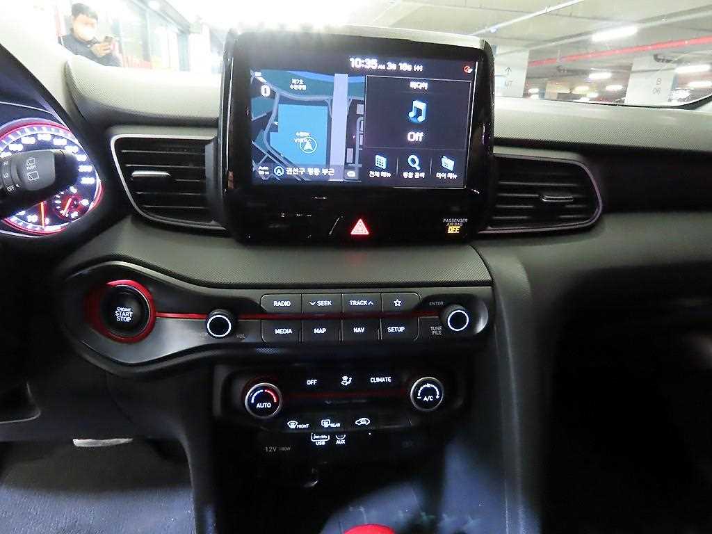 HYUNDAI Veloster - Vista 11