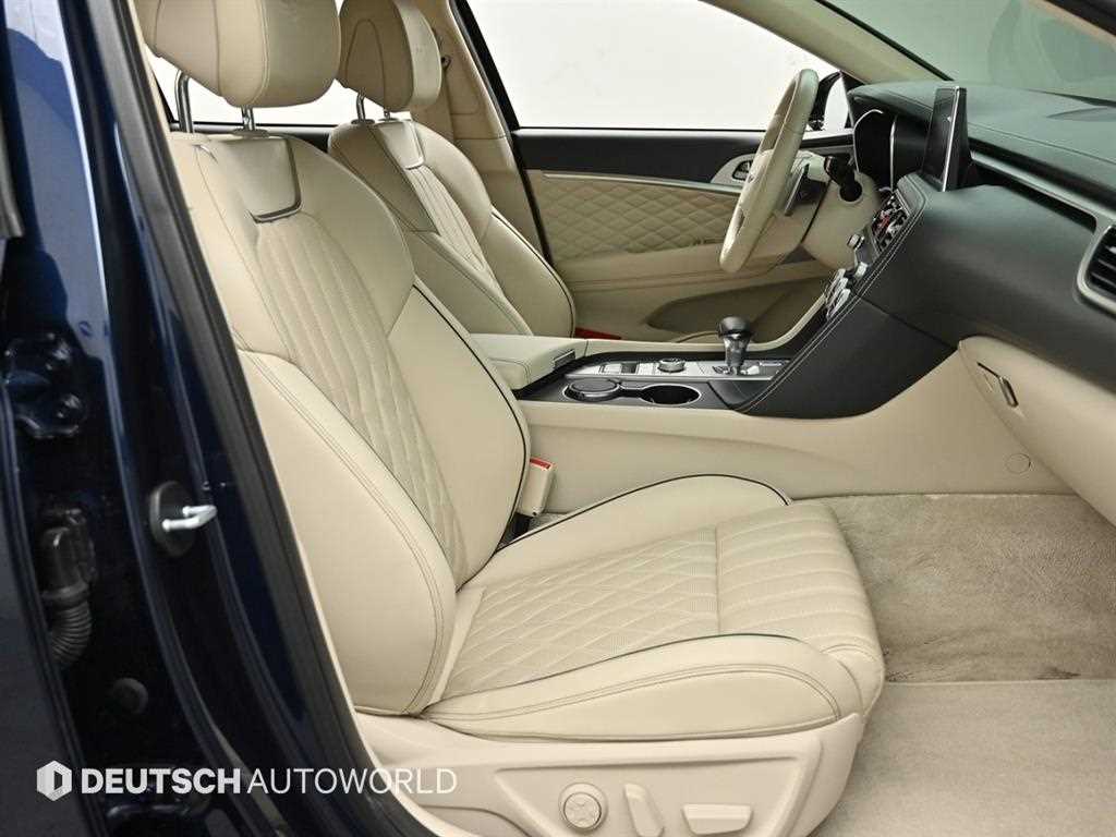 Genesis G70 - Vista 10