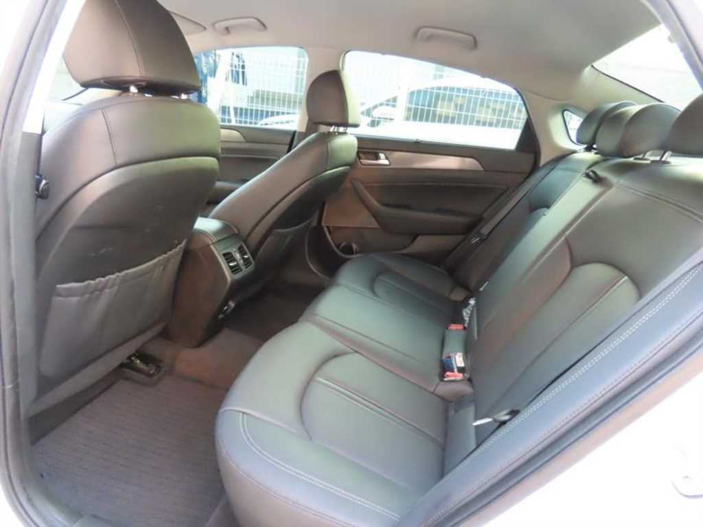 HYUNDAI Sonata - Vista 7