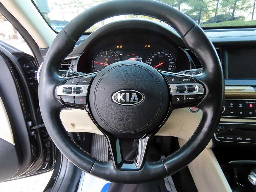 KIA K7 - Vista 8