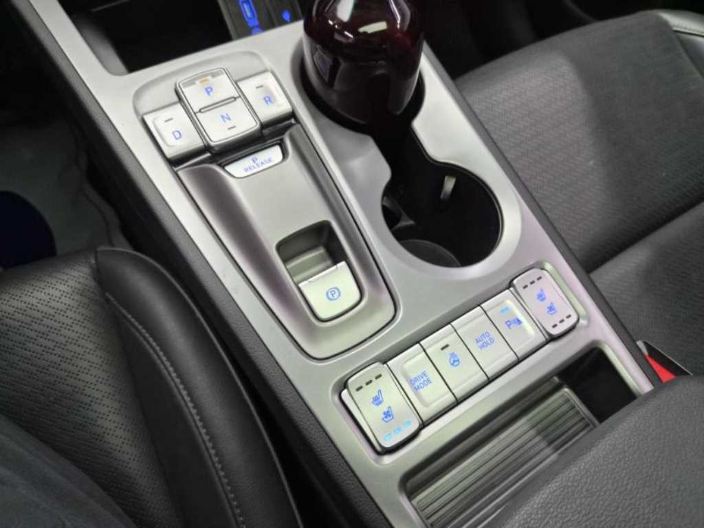 HYUNDAI Kona - Vista 12