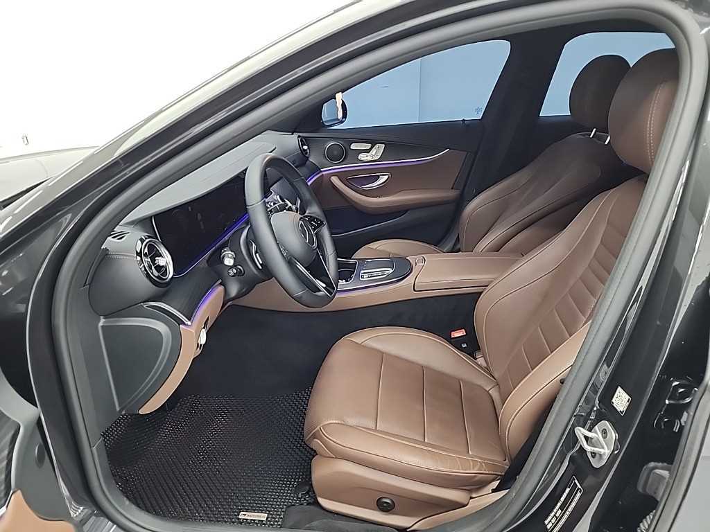 Mercedes Benz E class - Vista 12