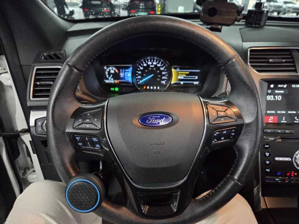 Ford Explorer - Vista 6