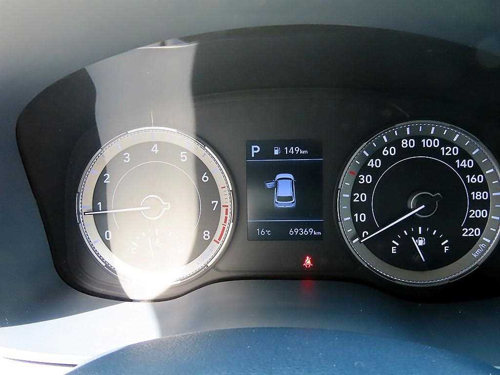 HYUNDAI Venue - Vista 9