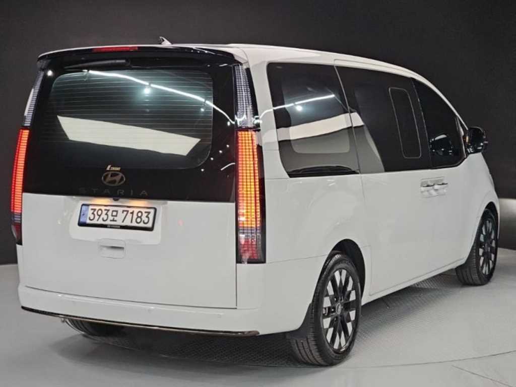 HYUNDAI Staria - Vista 4