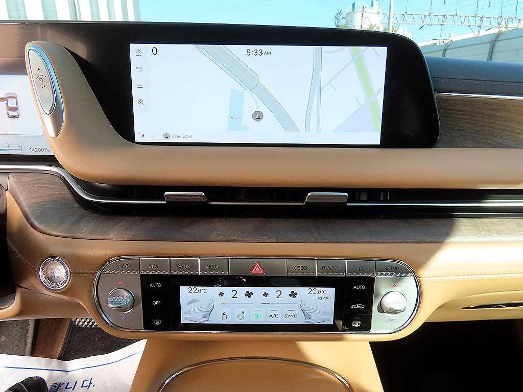 Genesis G90 - Vista 12