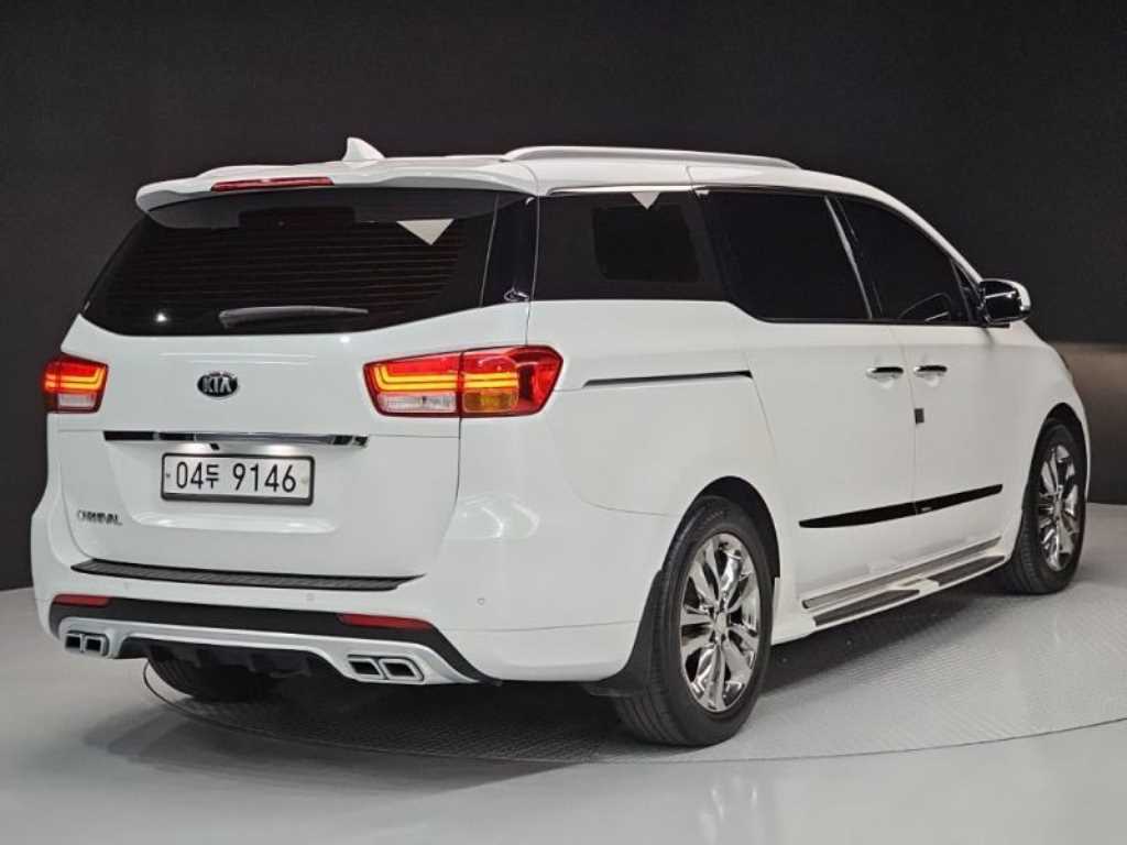 KIA Carnival - Vista 4