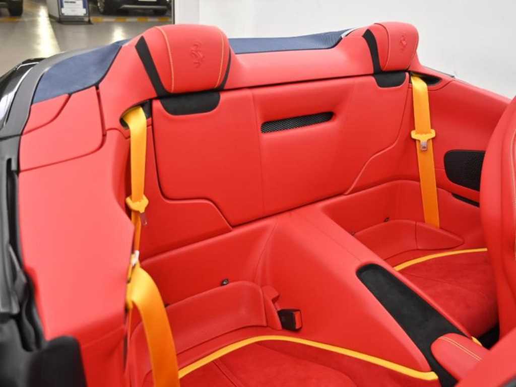 Ferrari roma - Vista 12