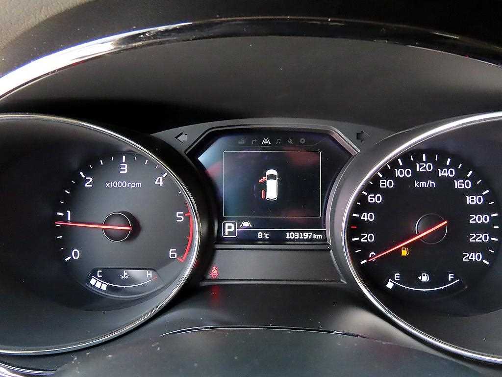 KIA Carnival - Vista 10